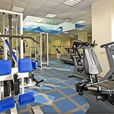 ومركز مؤتمرات تاور مطار جينوفا 4*