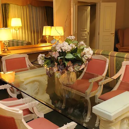 فندق ومركز مؤتمرات تاور مطار جينوفا 4*