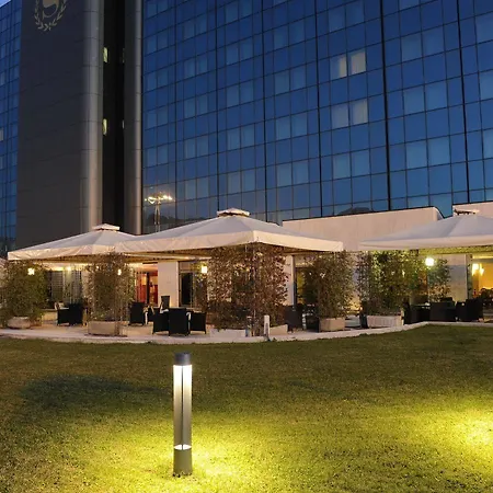 ومركز مؤتمرات تاور مطار جينوفا 4* جنوة